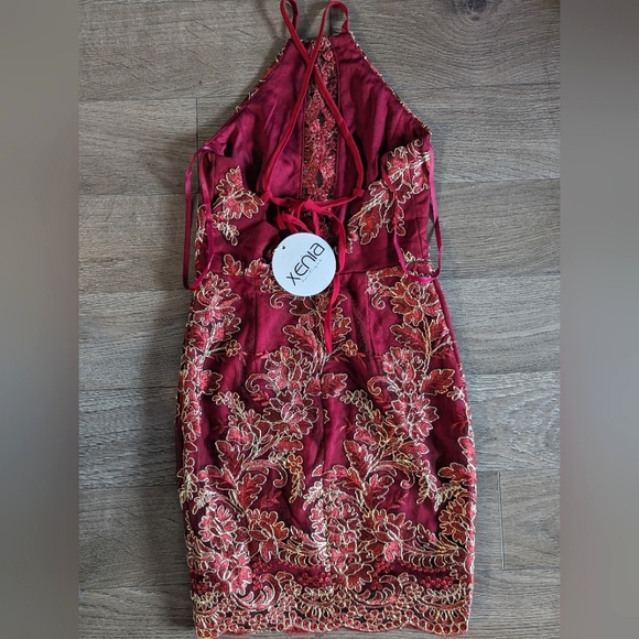 ✨ NWT ✨ RED DELICATE GOLD EMBELLISHMENT DETAIL DRESS - XS - Picture 7 of 11